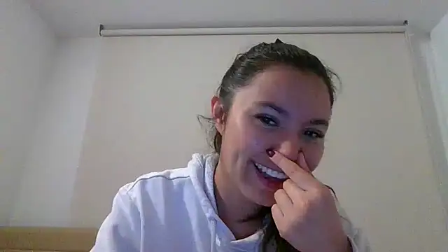 Snapshot of _andygirl chatting on 04/28/26, 02:27 andygirl online show from 04/28/26, 02:27