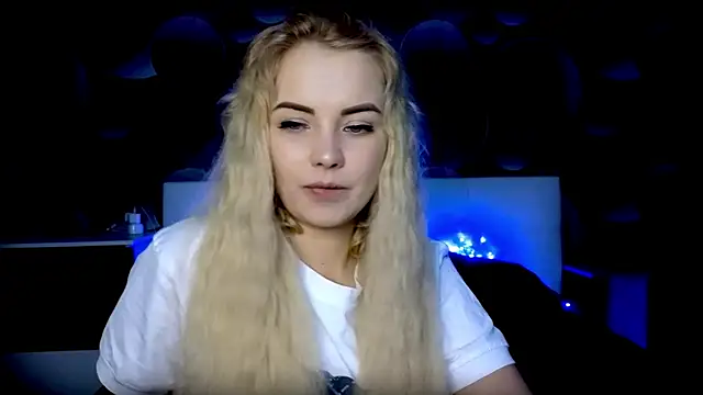 StephanieSweety online show from 11/13/25, 12:09