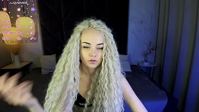 StephanieSweety online show from 03/17/25, 04:54