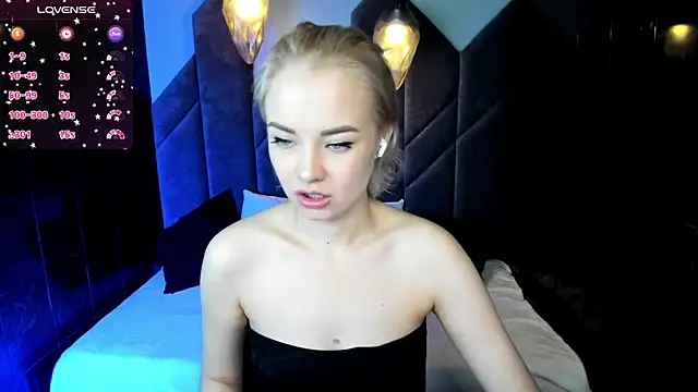 StephanieSweety online show from 02/25/25, 10:31