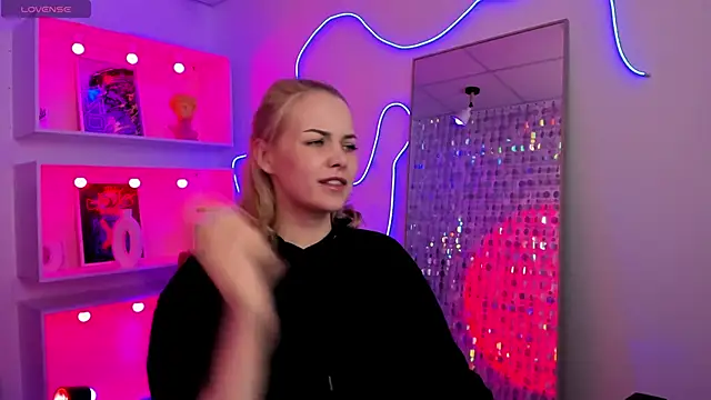 StephanieSweety online show from 05/08/26, 08:23