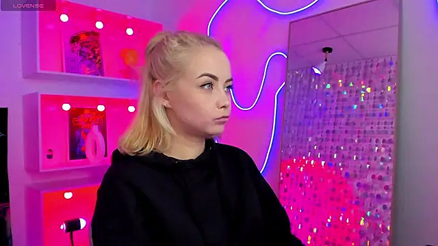 StephanieSweety online show from 05/29/26, 06:47