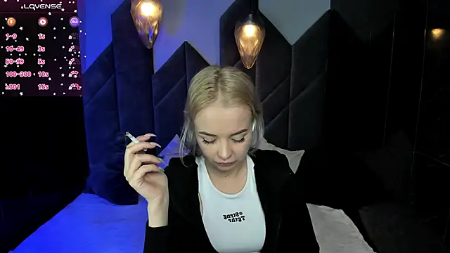 StephanieSweety online show from 02/10/25, 01:55