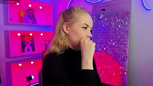 StephanieSweety online show from 04/18/26, 06:21