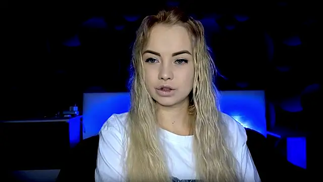 StephanieSweety online show from 11/05/25, 10:18