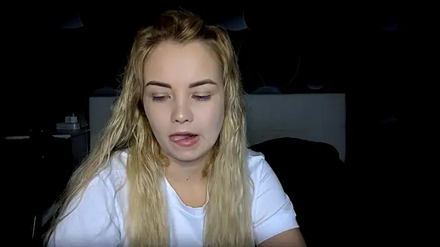 StephanieSweety online show from 11/20/25, 06:58