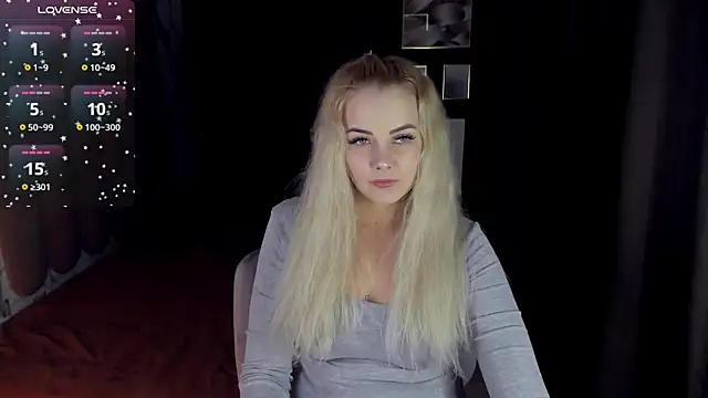 StephanieSweety online show from 12/17/25, 05:18