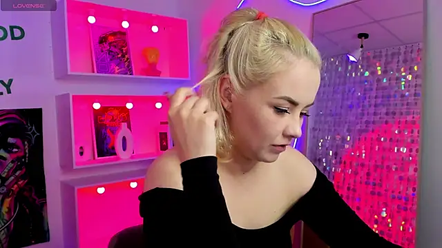 StephanieSweety online show from 06/04/26, 05:50