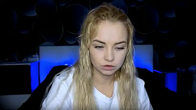 StephanieSweety online show from 11/14/25, 11:36