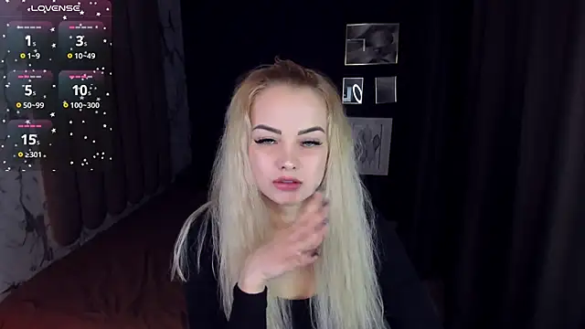 StephanieSweety online show from 12/15/25, 05:19