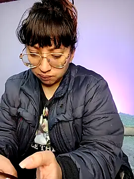 Snapshot of Piafisher1 chatting on 11/28/25, 01:17 Piafisher1 online show from 11/28/25, 01:17