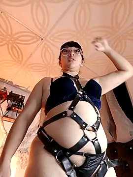 Snapshot of Piafisher1 chatting on 10/25/25, 11:16 Piafisher1 online show from 10/25/25, 11:16