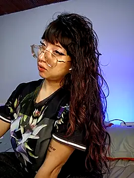 Snapshot of Piafisher1 chatting on 11/13/25, 01:09 Piafisher1 online show from 11/13/25, 01:09