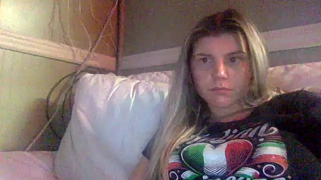 Snapshot of candycane57 chatting on 10/28/25, 09:58 candycane57 online show from 10/28/25, 09:58