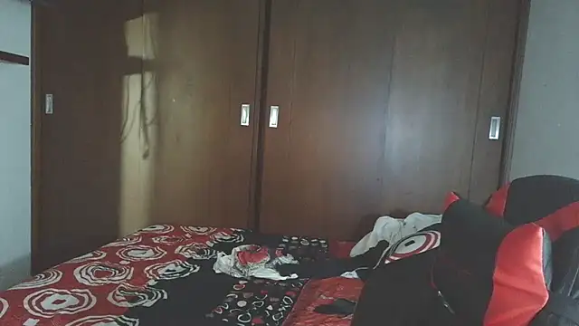 aresholland online show from 10/24/25, 03:49