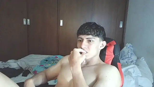 aresholland online show from 11/17/25, 02:15