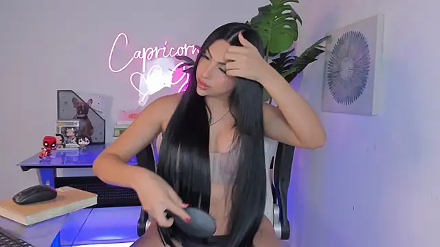 Korina Saenz01 online show from 11/24/25, 07:14