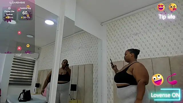 Snapshot of KiaraBrownn chatting on 09/24/25, 11:39 KiaraBrownn online show from 09/24/25, 11:39