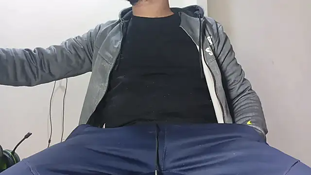 Snapshot of draculaa1 chatting on 11/18/25, 09:56 draculaa1 online show from 11/18/25, 09:56