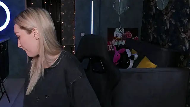 Blckmirrorr online show from 10/22/25, 04:23