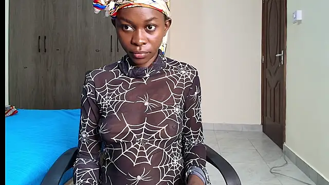 queen heather online show from 03/06/25, 03:24