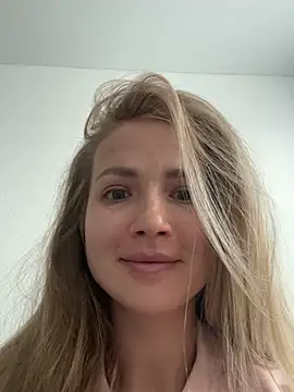 Miya Nika online show from 03/11/25, 12:28