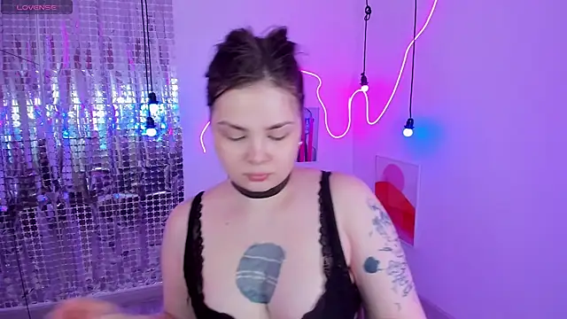 Mayayammy online show from 02/11/25, 02:02