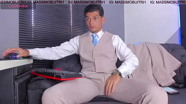Snapshot of massimo_g chatting on 06/17/26, 01:10 massimo g online show from 06/17/26, 01:10