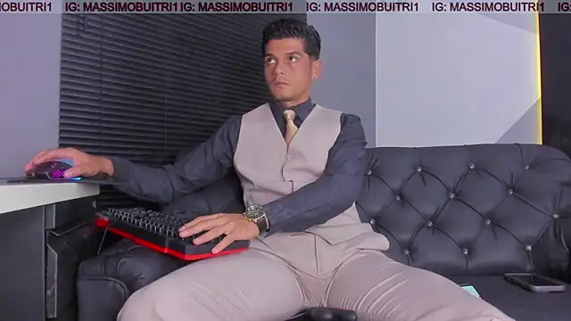 Snapshot of massimo_g chatting on 06/18/26, 01:15 massimo g online show from 06/18/26, 01:15