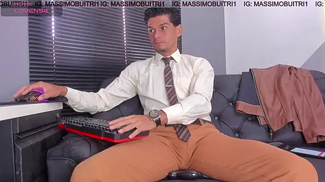 Snapshot of massimo_g chatting on 07/15/26, 01:40 massimo g online show from 07/15/26, 01:40
