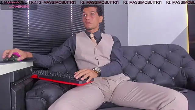 Snapshot of massimo_g chatting on 07/12/26, 01:45 massimo g online show from 07/12/26, 01:45