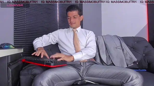 Snapshot of massimo_g chatting on 04/20/26, 01:13 massimo g online show from 04/20/26, 01:13