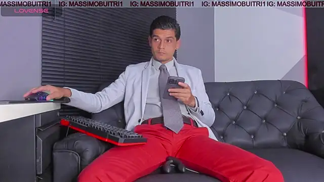Snapshot of massimo_g chatting on 05/07/26, 11:52 massimo g online show from 05/07/26, 11:52