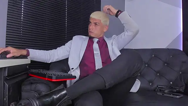 massimo g online show from 12/20/25, 10:23