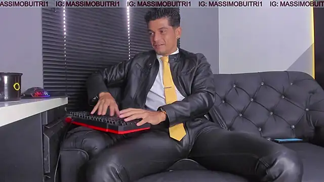 Snapshot of massimo_g chatting on 06/18/26, 12:10 massimo g online show from 06/18/26, 12:10