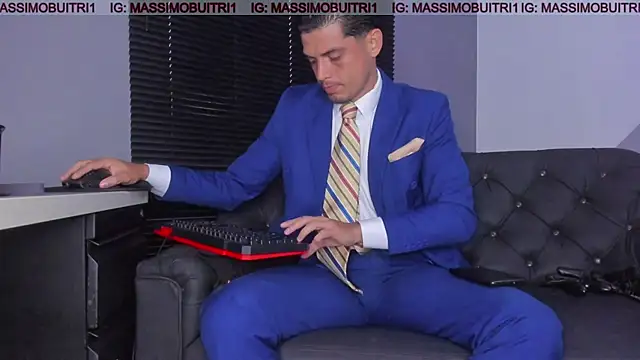 massimo g online show from 11/17/25, 11:03