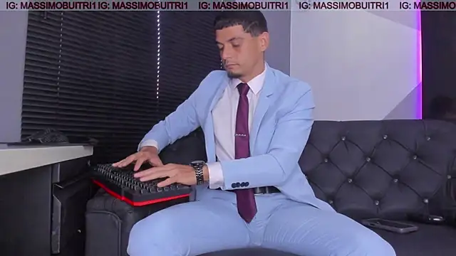 massimo g online show from 12/19/25, 01:02