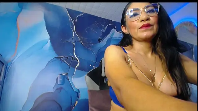 Snapshot of luzcastillo07 chatting on 05/11/26, 05:42 luzcastillo07 online show from 05/11/26, 05:42
