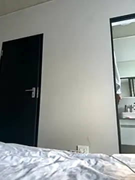 BedroomBullyX5 online show from 10/26/25, 07:53