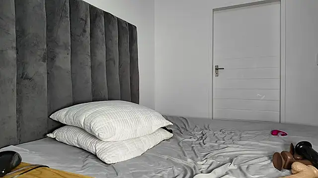 BedroomBullyX5 online show from 05/22/26, 07:39
