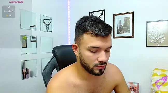 Snapshot of mathew_vidal1 chatting on 03/03/25, 11:03 mathew vidal1 online show from 03/03/25, 11:03