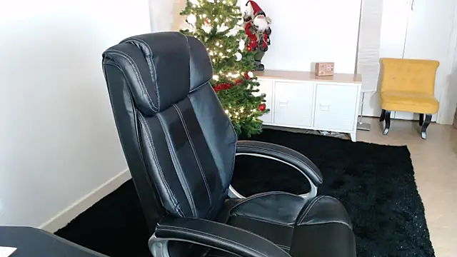 Crystal-dreamt online show from 11/15/25, 09:35