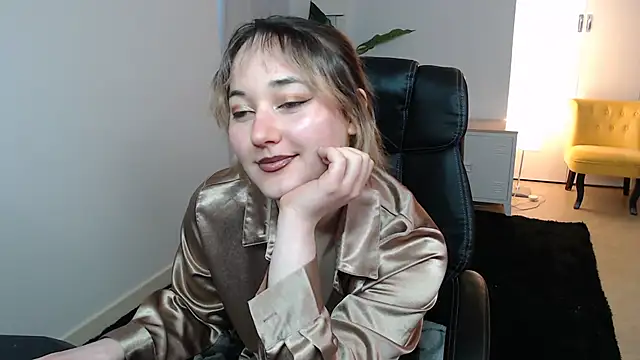 Crystal-dreamt online show from 02/19/26, 08:33