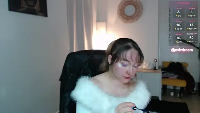 Crystal-dreamt online show from 04/18/26, 01:46