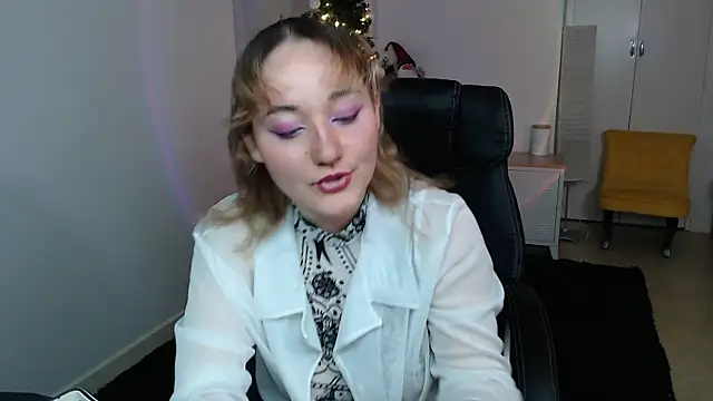 Crystal-dreamt online show from 12/14/25, 09:26