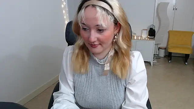 Crystal-dreamt online show from 10/01/25, 12:31