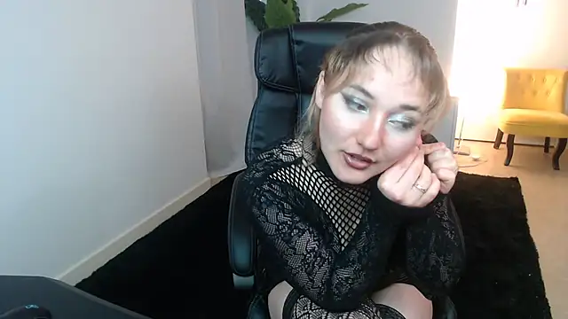 Crystal-dreamt online show from 02/11/26, 09:53