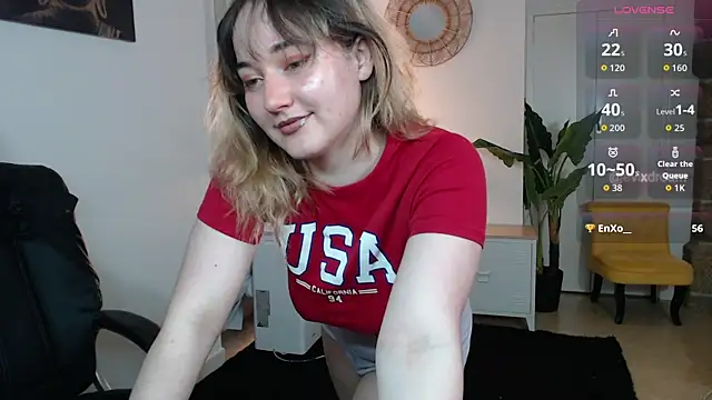 Snapshot of Crystal-dreamt chatting on 07/04/26, 08:42 Crystal-dreamt online show from 07/04/26, 08:42