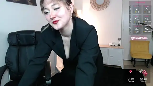 Crystal-dreamt online show from 04/03/26, 09:27