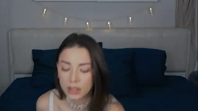 Snapshot of sinthiaroze chatting on 12/28/24, 01:59 sinthiaroze online show from 12/28/24, 01:59